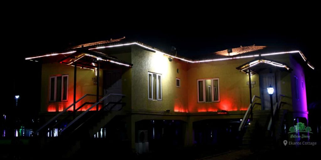 Ekante cottage at night