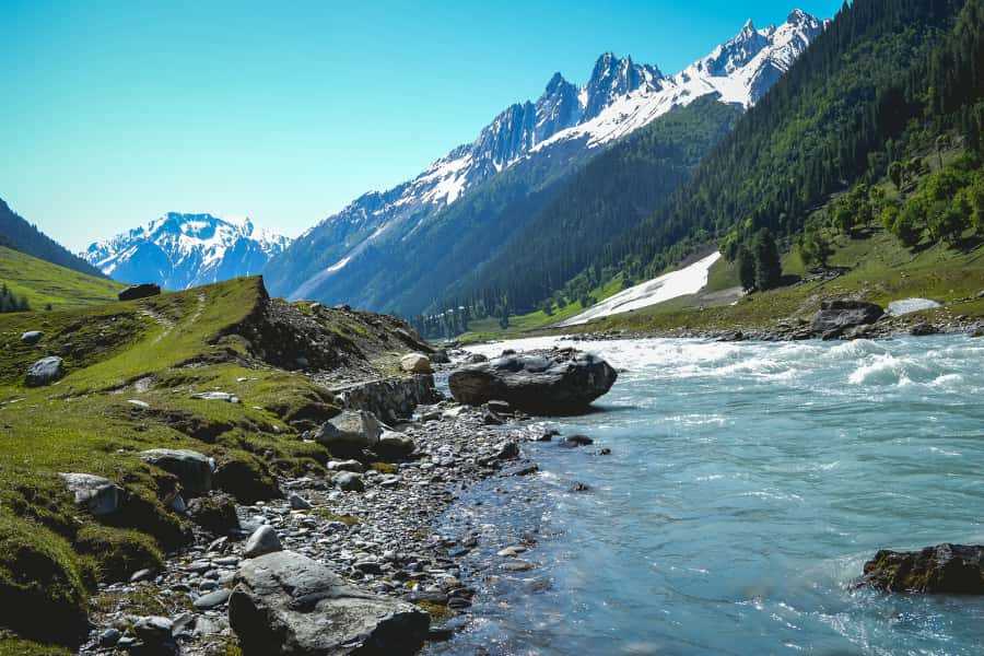 Kashmir Valley for honeymoon