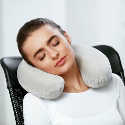 Using neck pillow during travel