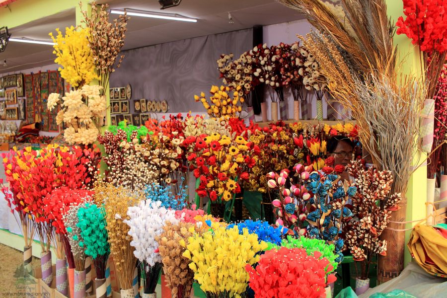 Floral decoration items at handicraft fair