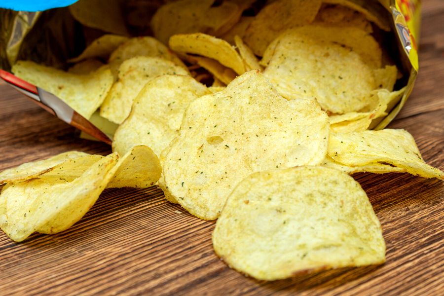 Ready-made potato chips for travel